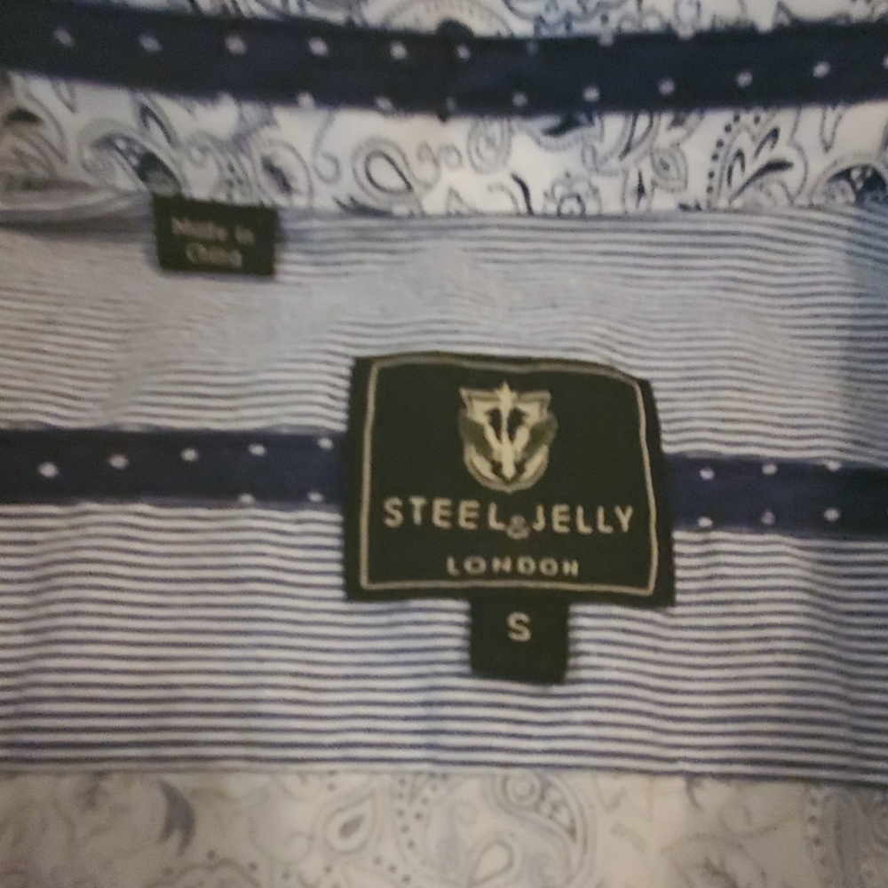 Short sleeve button down - Picture 2 of 7